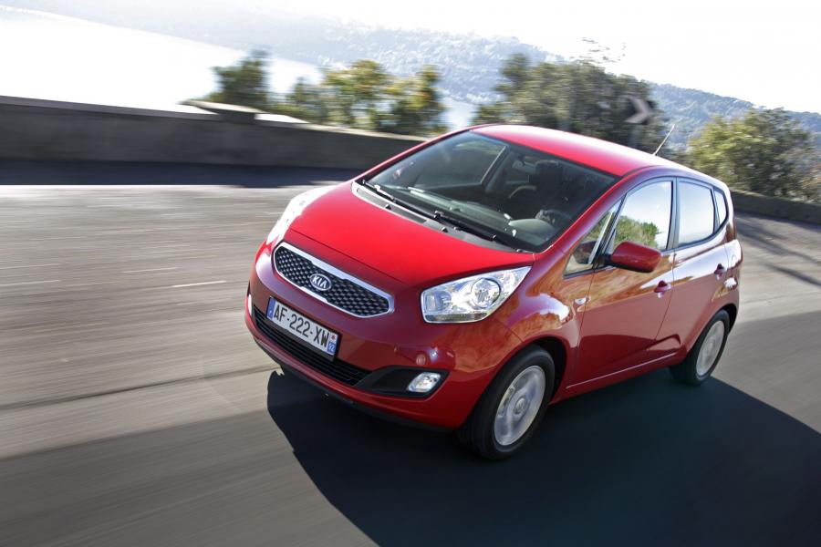  Kia Venga 2010 года  (фото 3 из 199)